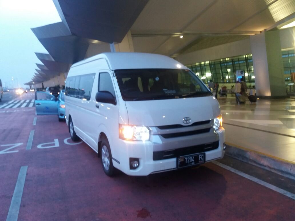 Disewakan Mobil Toyota HiAce