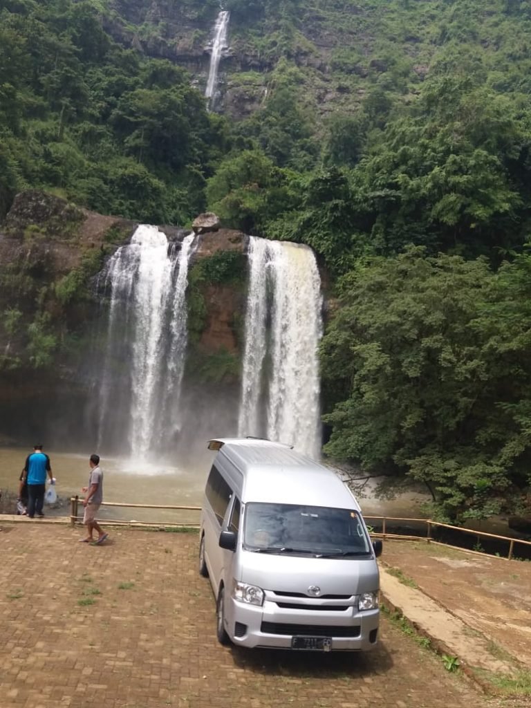 Sewa Hiace Jalan Jalan ke Air Terjun - 081316347887